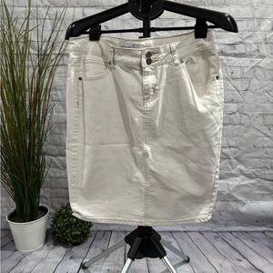 Elegant Cream Midi Skirt